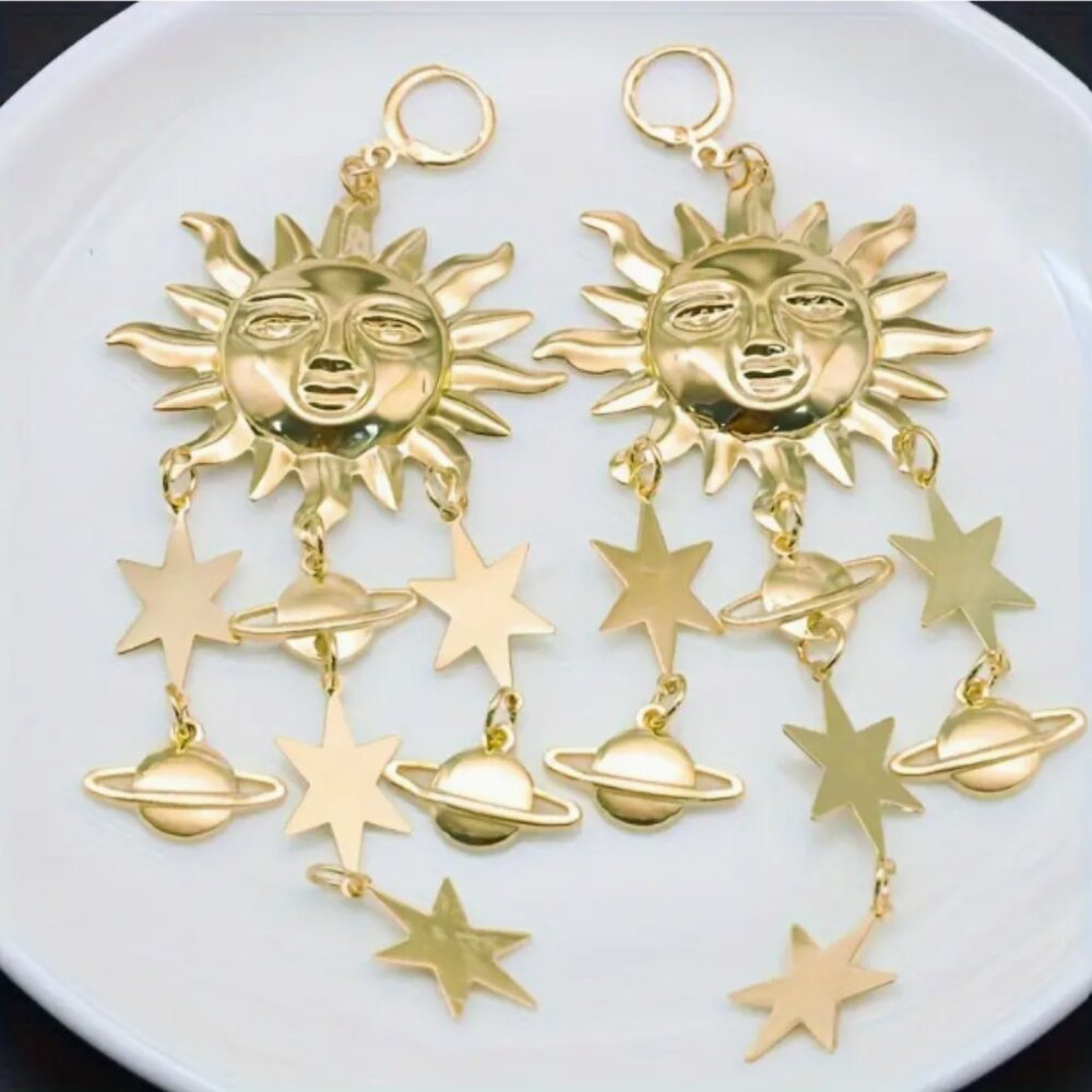 Gold Tone Sun Star Planet Design Dangle Earrings Pierced Statement